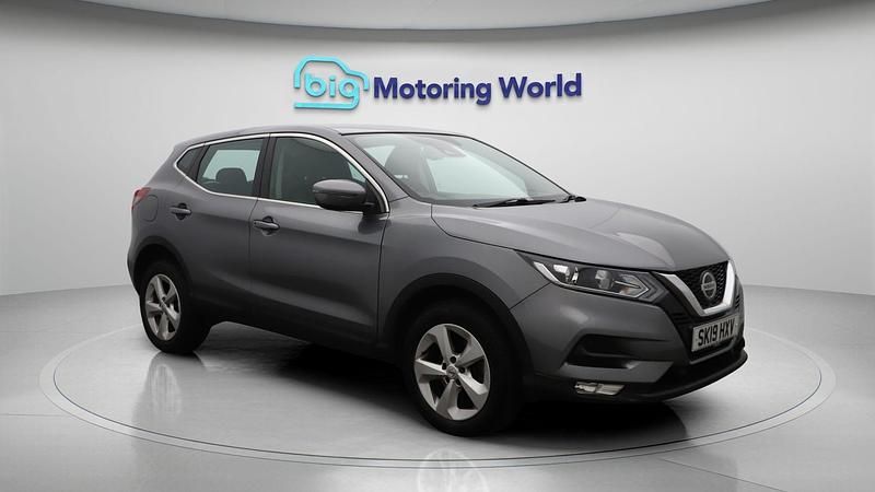Used 2018 Nissan Qashqai Acenta Premium SUV | £10,100 (Good price) - Image 1/4