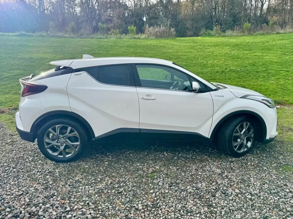 Used Toyota C-HR Design 122 HP (89 kW) 2021 White SUV
