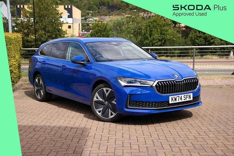 Energy blue Used 2025 Skoda Superb SE L Estate | £31,269 (Expensive) - Image 1/4