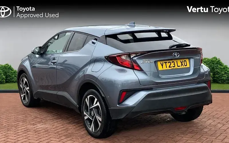 Używany Toyota C-HR Design 122 KM (89 kW) 2023 Szary SUV