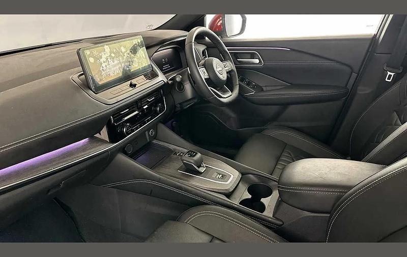 Used Nissan Qashqai Tekna 155 HP (114 kW) 2025 Red SUV
