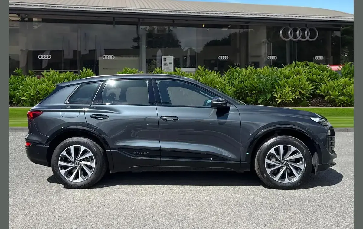 Used Audi Q6 e-tron Sport 284 kW (387 HP) 2024 Grey SUV