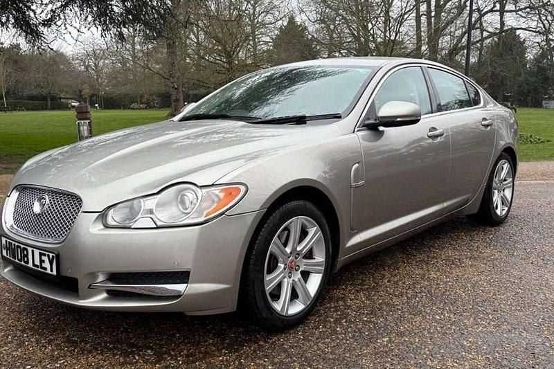 Used Jaguar XF Luxury 238 HP (175 kW) 2010 Gold Sedan