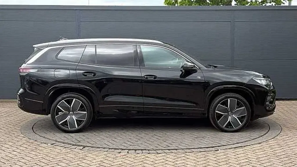 Ny VW Tayron R-line 193 HK (141 kW) 2026 Svart SUV