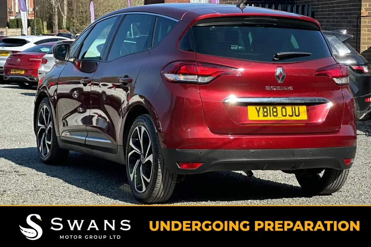 Used Renault Scenic E-Tech Signature 140 HP (102 kW) 2018 Red MPV