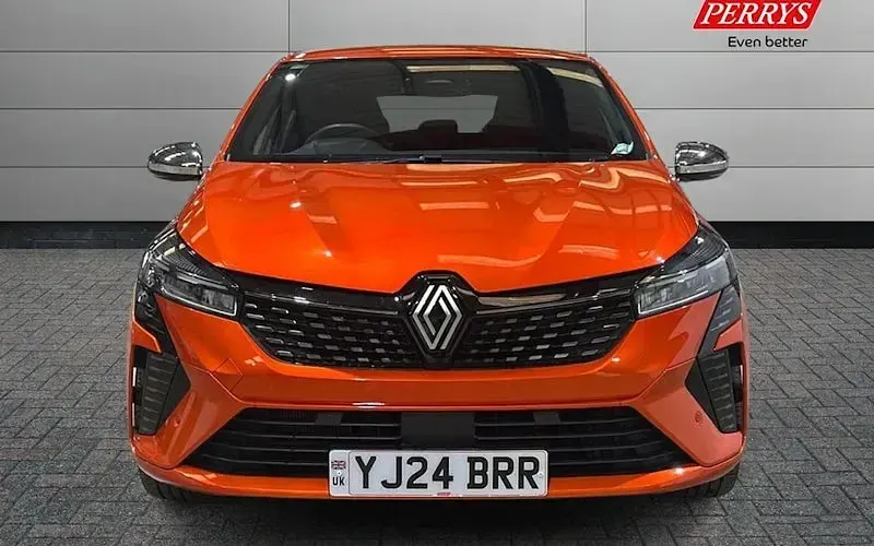 Used Renault Clio Techno 143 HP (105 kW) 2025 Hatchback