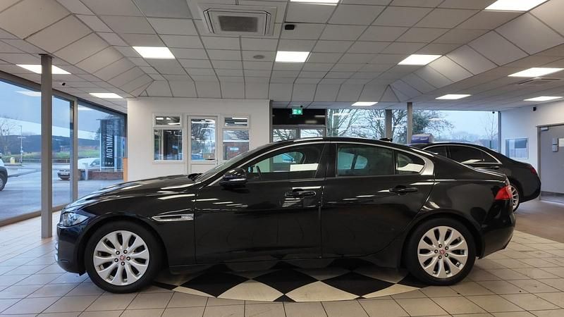 Used Jaguar XE SE 2017 Black Sedan