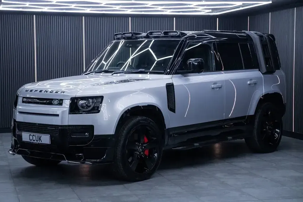 Usado Land Rover Defender HSE Dynamic 250 HP (183 kW) 2022 Prateado SUV