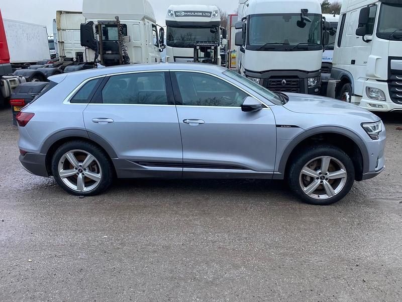 Used Audi e-tron 300 kW (408 HP) 2021 Silver SUV