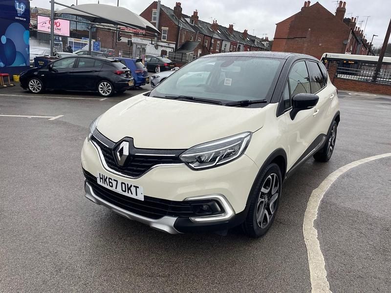 Used Renault Captur Dynamique 90 HP (66 kW) 2017 Cream SUV
