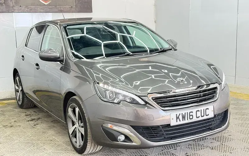 Second-hand Peugeot 308 Allure 131 CP (96 kW) 2016 Hatchback
