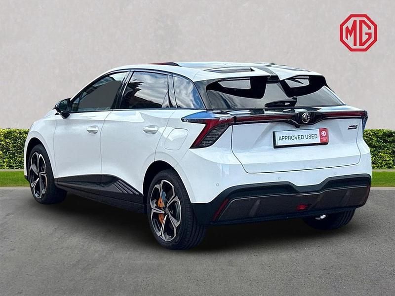 White New 2025 MG MG4 EV Hatchback | £24,995 (Super price) - Image 1/3