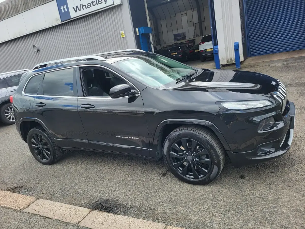 Used Jeep Cherokee Overland 2016 Black SUV