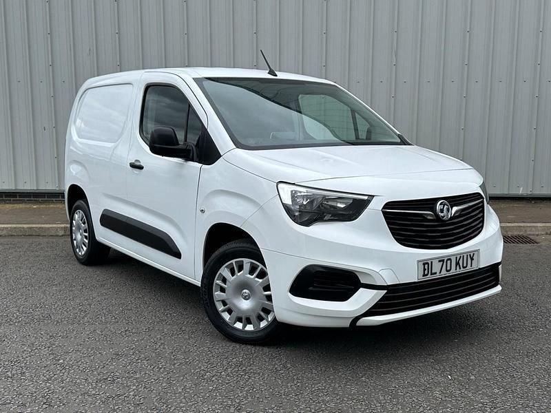White Used 2020 Vauxhall Combo Sportive MPV | £5,995 (Good price) - Image 1/4