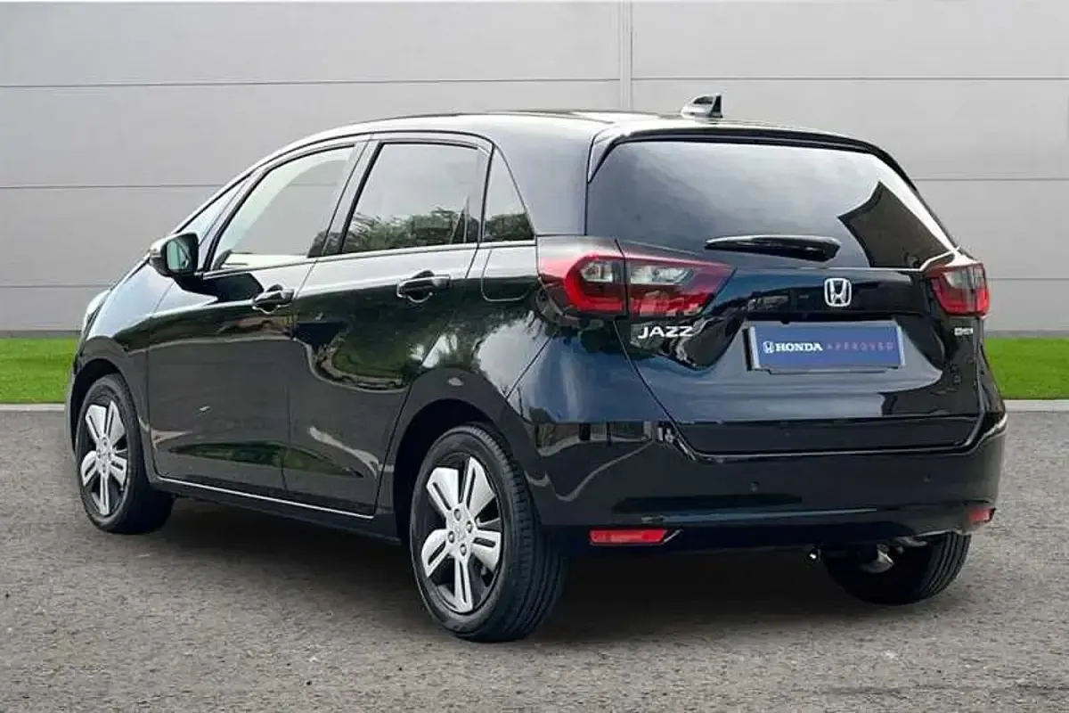 Second-hand Honda Jazz Hybrid 109 CP (80 kW) 2023 Negru Hatchback