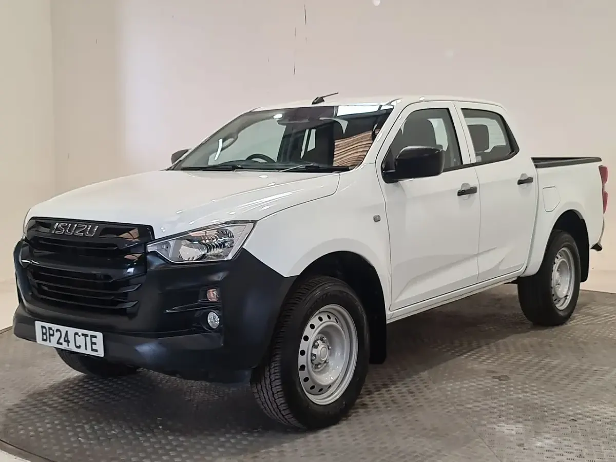 Used Isuzu D-Max 164 HP (120 kW) 2024 White Pickup