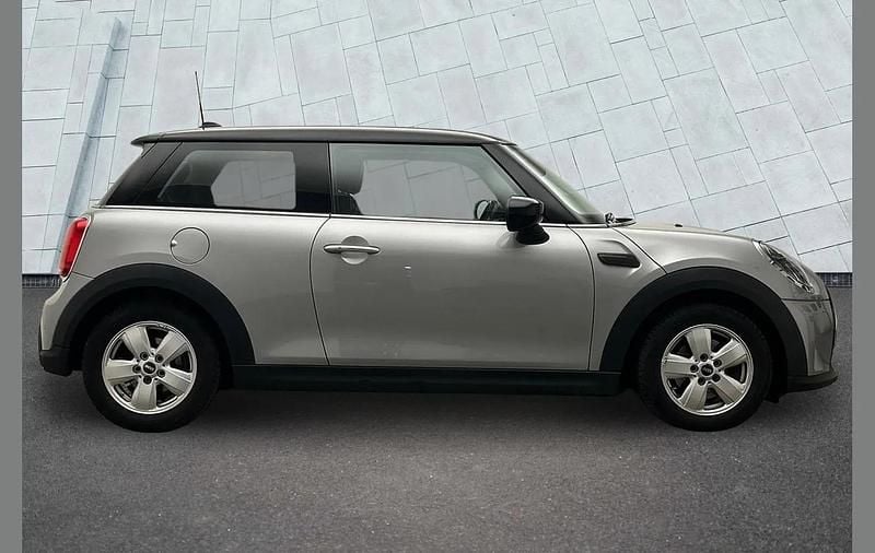 Used Mini Cooper Classic 134 HP (98 kW) 2024 Silver Hatchback
