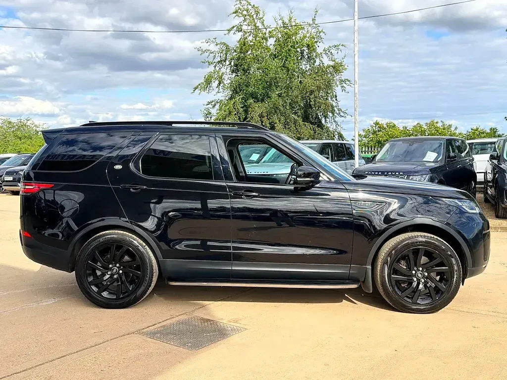 Used Land Rover Discovery HSE 300 HP (220 kW) 2018 Black SUV