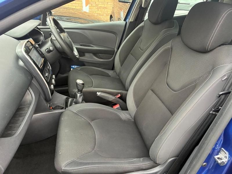 Used Renault Clio IV Dynamique 90 HP (66 kW) 2018 Blue Hatchback