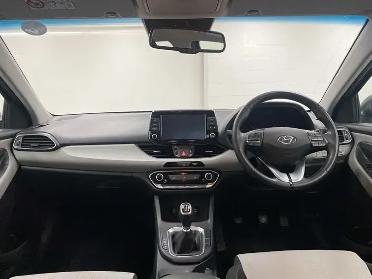 Used Hyundai i30 SE 90 HP (66 kW) 2017 Grey Hatchback