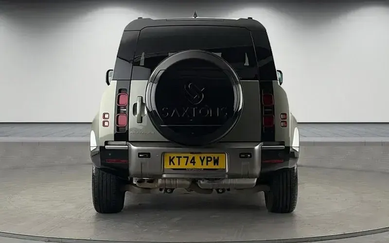 Gebraucht Land Rover Defender HSE Dynamic 350 PS (257 kW) 2024 Grün SUV