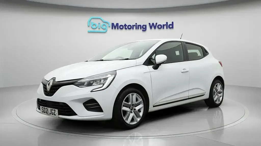 Używany Renault Clio V Play 75 KM (55 kW) 2021 Biały Hatchback