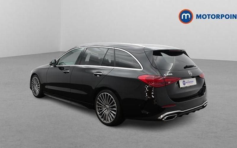 Usado Mercedes C200 AMG Line Premium 204 HP (150 kW) 2023 Preto Carrinha