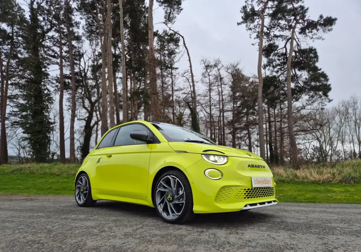 Used Abarth 500e Turismo 114 kW (155 HP) 2024 Green Hatchback