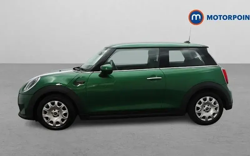 Usado Mini ONE Classic 102 CV (75 kW) 2022 Verde Utilitario