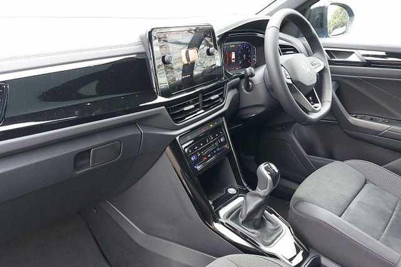 New VW T-Roc 115 HP (84 kW) 2025 SUV