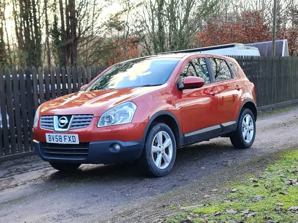Used Nissan Qashqai Tekna 141 HP (103 kW) 2008 Orange SUV