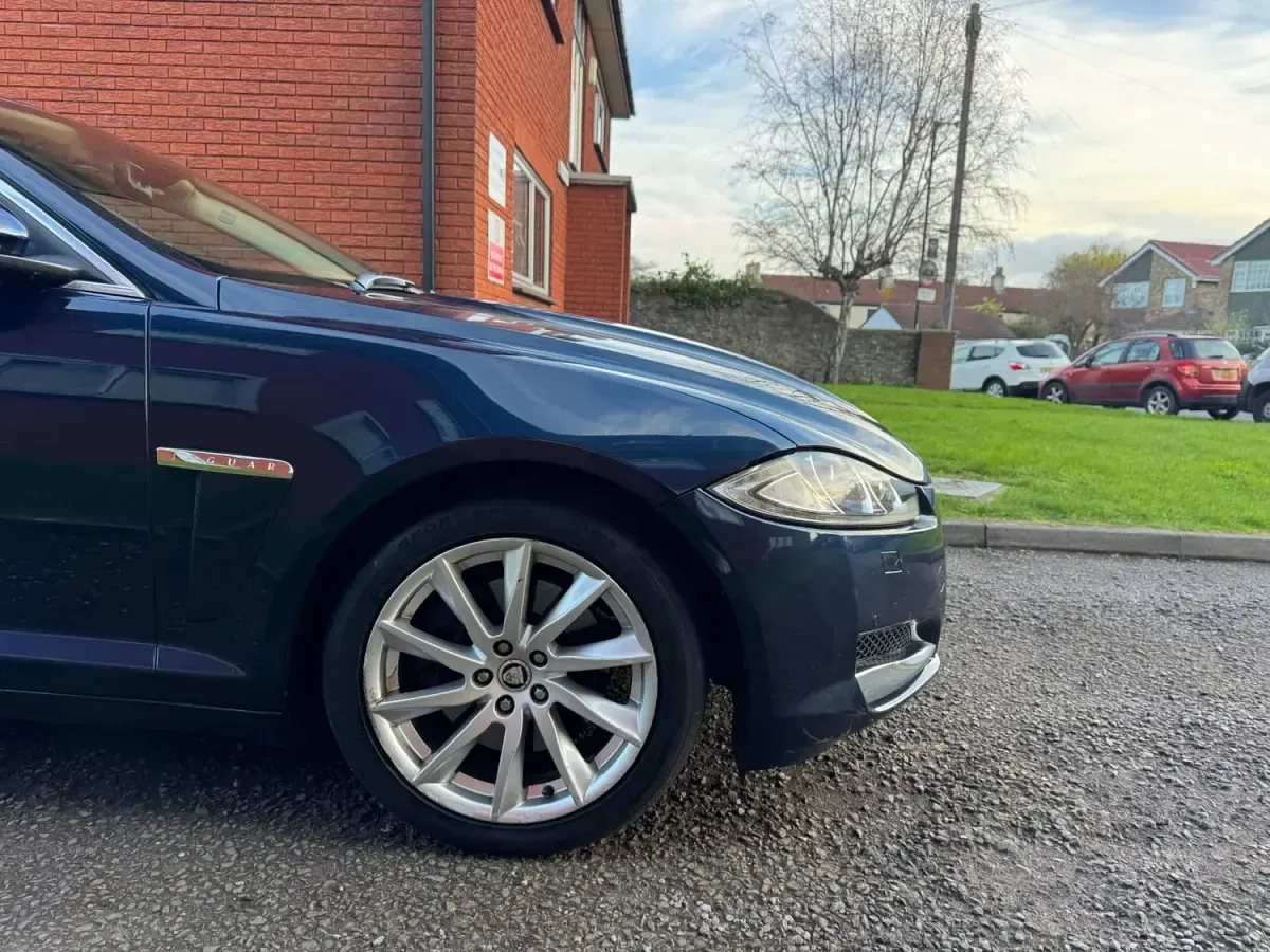 Używany Jaguar XF Premium Luxury 2012 Niebieski Sedan/Limuzyna