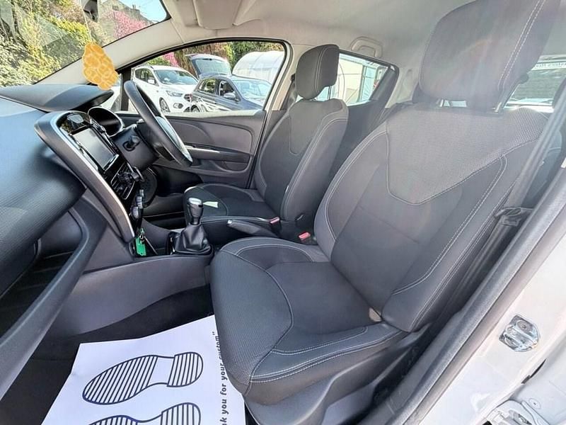 Used Renault Clio IV Iconic 75 HP (55 kW) 2018 White Hatchback