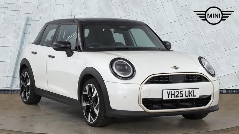 Used Mini Cooper Hatch 154 HP (113 kW) 2025 White Hatchback