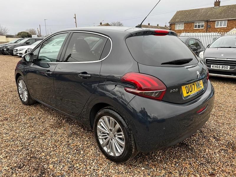 Used Peugeot 208 Allure 110 HP (80 kW) 2017 Grey Hatchback