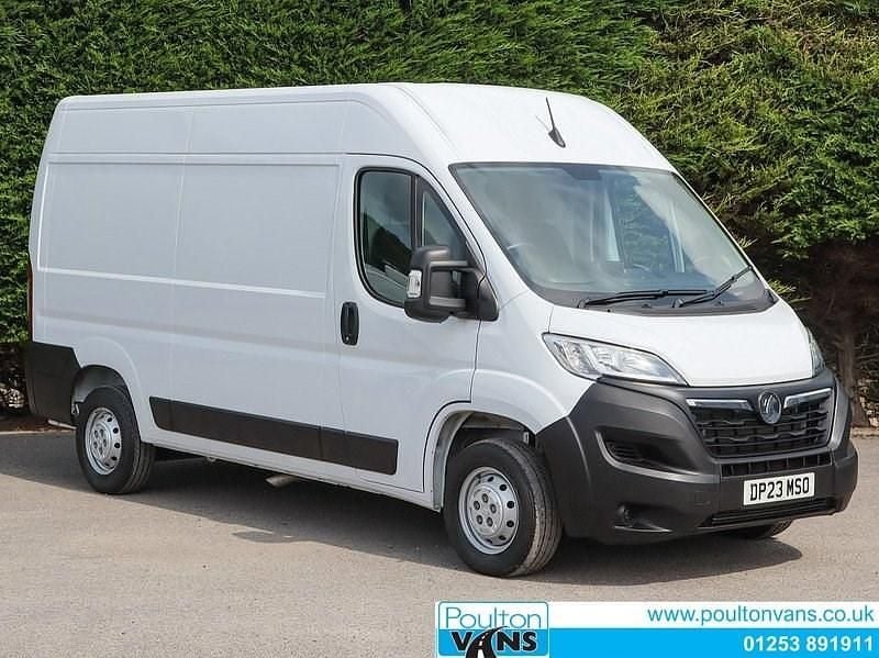 White Used 2023 Vauxhall Movano Van | £16,950 (Good price) - Image 1/3