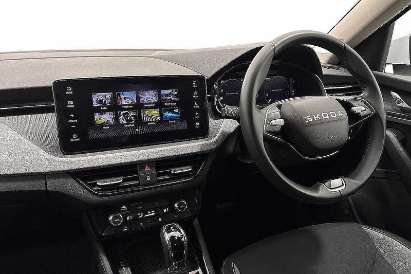 Used Skoda Kamiq SE 85 HP (62 kW) 2025 Moon white metallic SUV