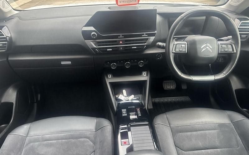 Used Citroën C4 PureTech 131 HP (96 kW) 2023 White Hatchback