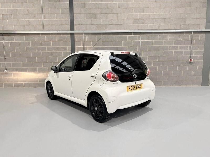 Used Toyota Aygo 2012 White Hatchback