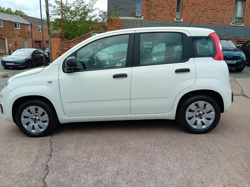 White Used 2016 Fiat Panda Pop Hatchback | £6,450 (A bit pricey) - Image 1/4