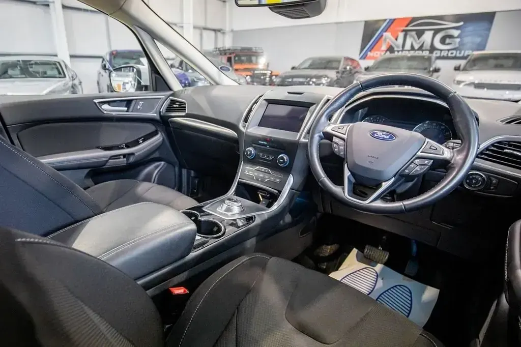 Usado Ford S-MAX Titanium 150 CV (110 kW) 2019 Blanco Monovolumen