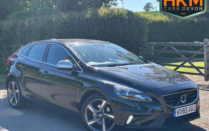 Black Used 2015 Volvo V40 R-Design Estate | £9,999 (Fair price) - Image 1/4