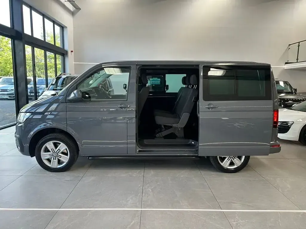 Używany VW Transporter Highline 2022 Szary Van