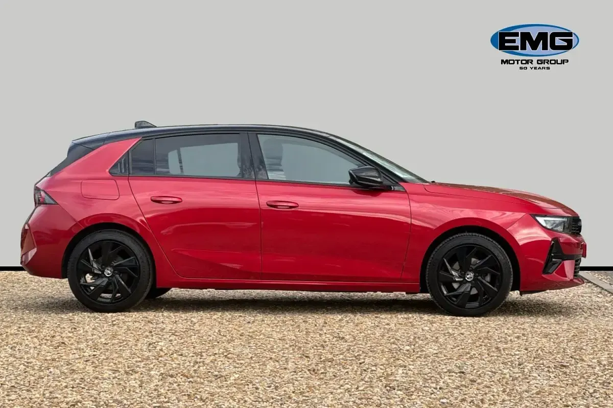 Używany Vauxhall Astra S 130 KM (95 kW) 2024 Czerwony Hatchback