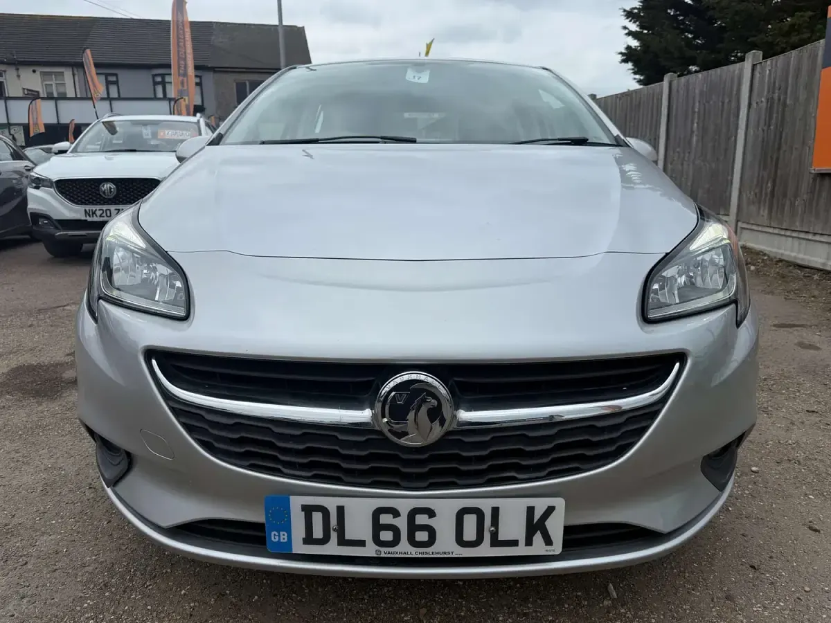 Used Vauxhall Corsa Design Edition 90 HP (66 kW) 2016 Silver Hatchback