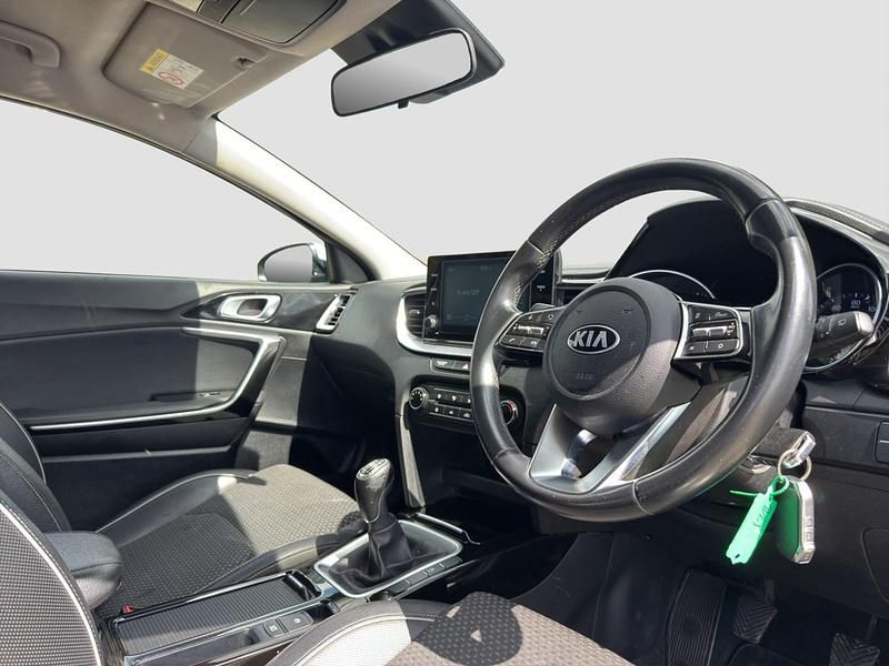 Used Kia XCeed 118 HP (86 kW) 2020 Silver SUV