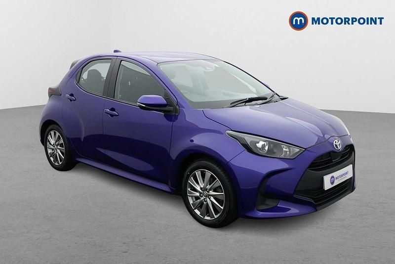 Blue Used 2022 Toyota Yaris Hybrid Hatchback | £14,799 (Good price) - Image 1/4