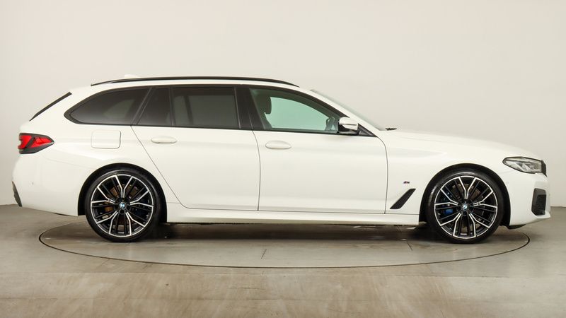 Used BMW 520 M Sport 184 HP (135 kW) 2021 White Estate
