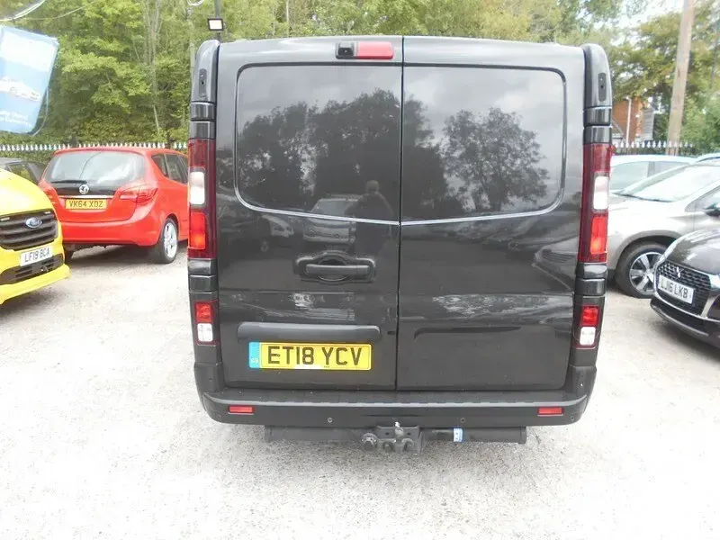 Used Renault Trafic 2018 Black MPV