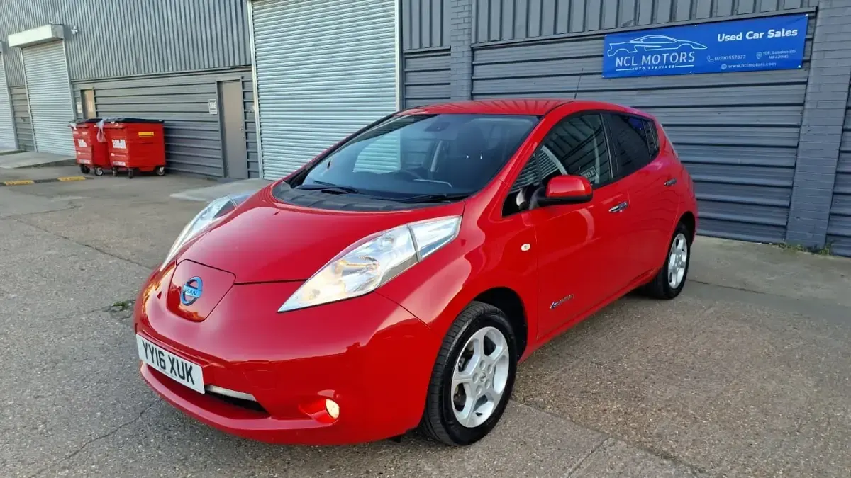 Used Nissan Leaf Acenta 30 kW (41 HP) 2016 Red Hatchback